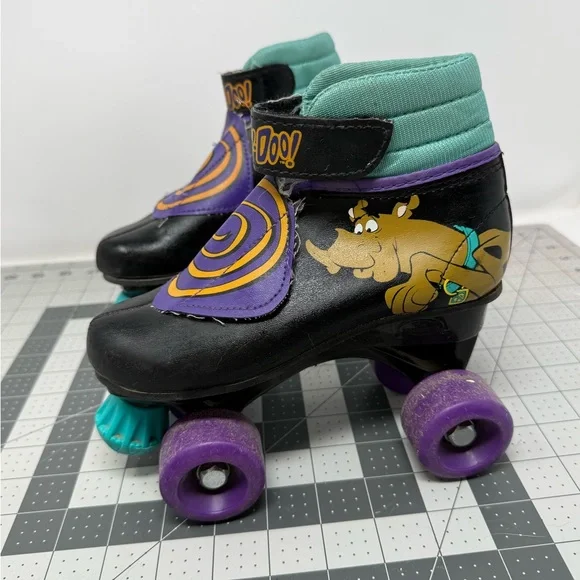 Kids Scooby Doo Roller Skates - Black and Purple Sz 13 (DUNJZM) - Picture 3 of 9